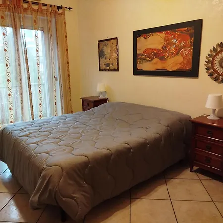 Domus Dina Marconi Apartamento